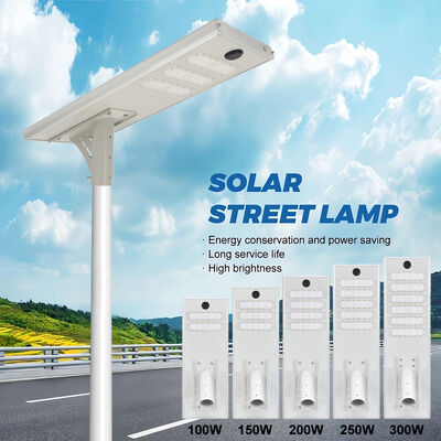 Harga yang bagus Lampu Jalan LED Tenaga Surya Tahan Air IP65 Kecerahan Tinggi dengan Kontrol Cahaya Cerdas dan Desain All in One on line